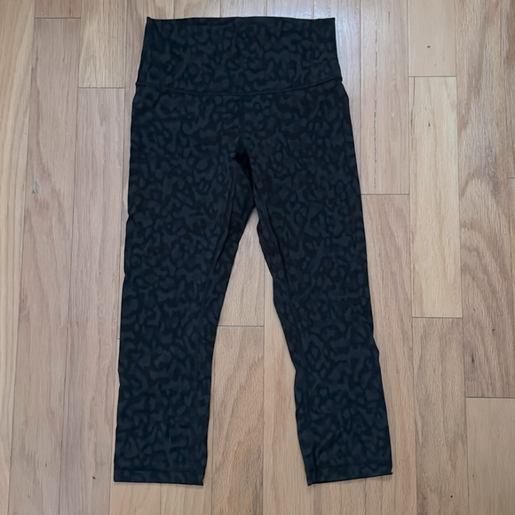 Lululemon | Align Black Cheetah Cropped Leggings | size 6 - Picture 1 of 6